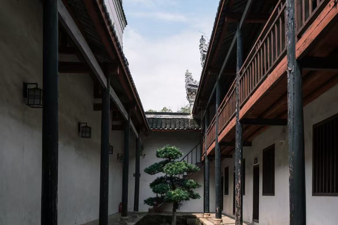 Dongshan Academy